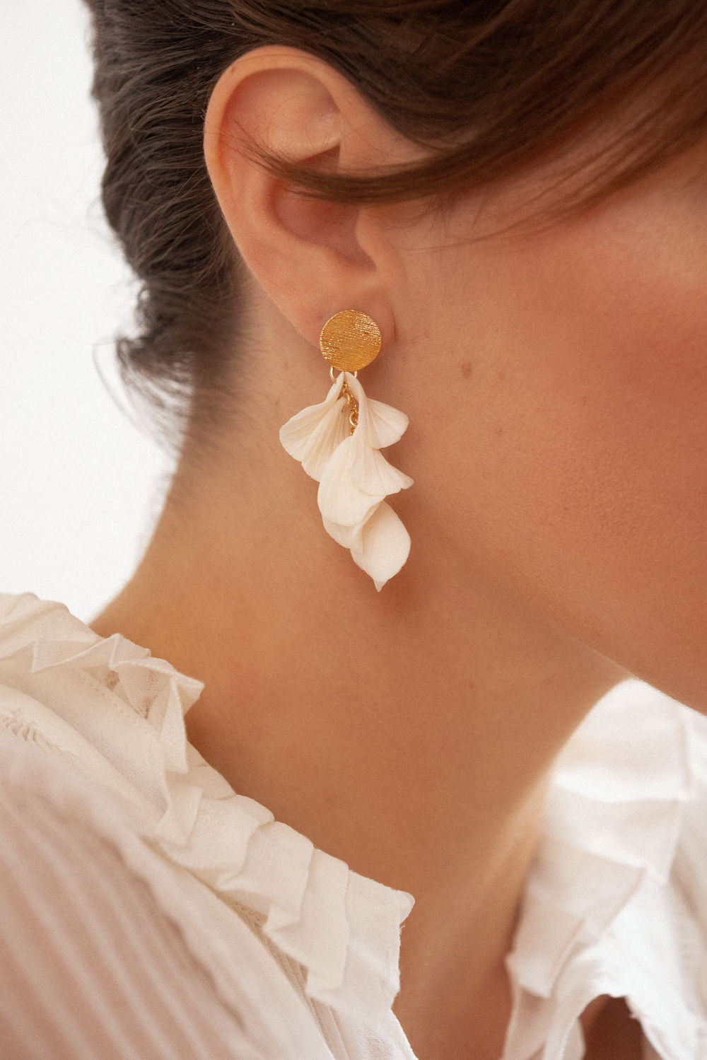 Boucles d'oreilles portées romantiques en porcelaine