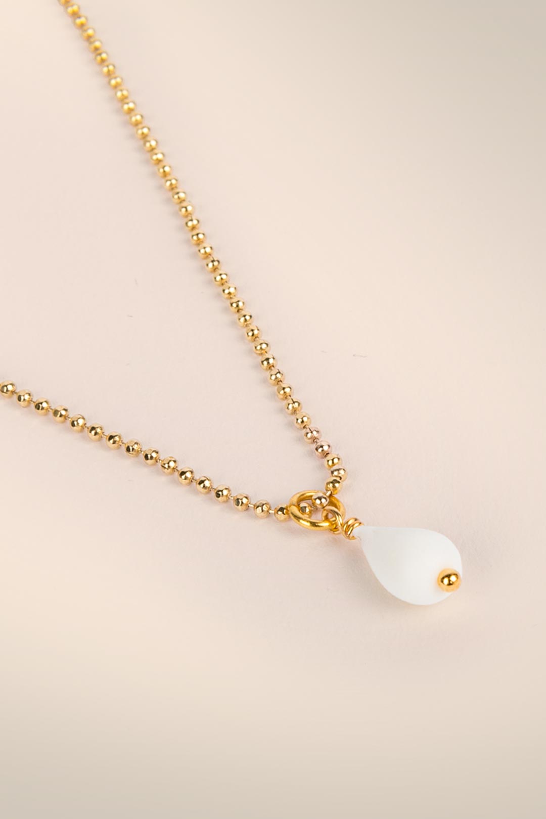 Collier Laure perle en porcelaine