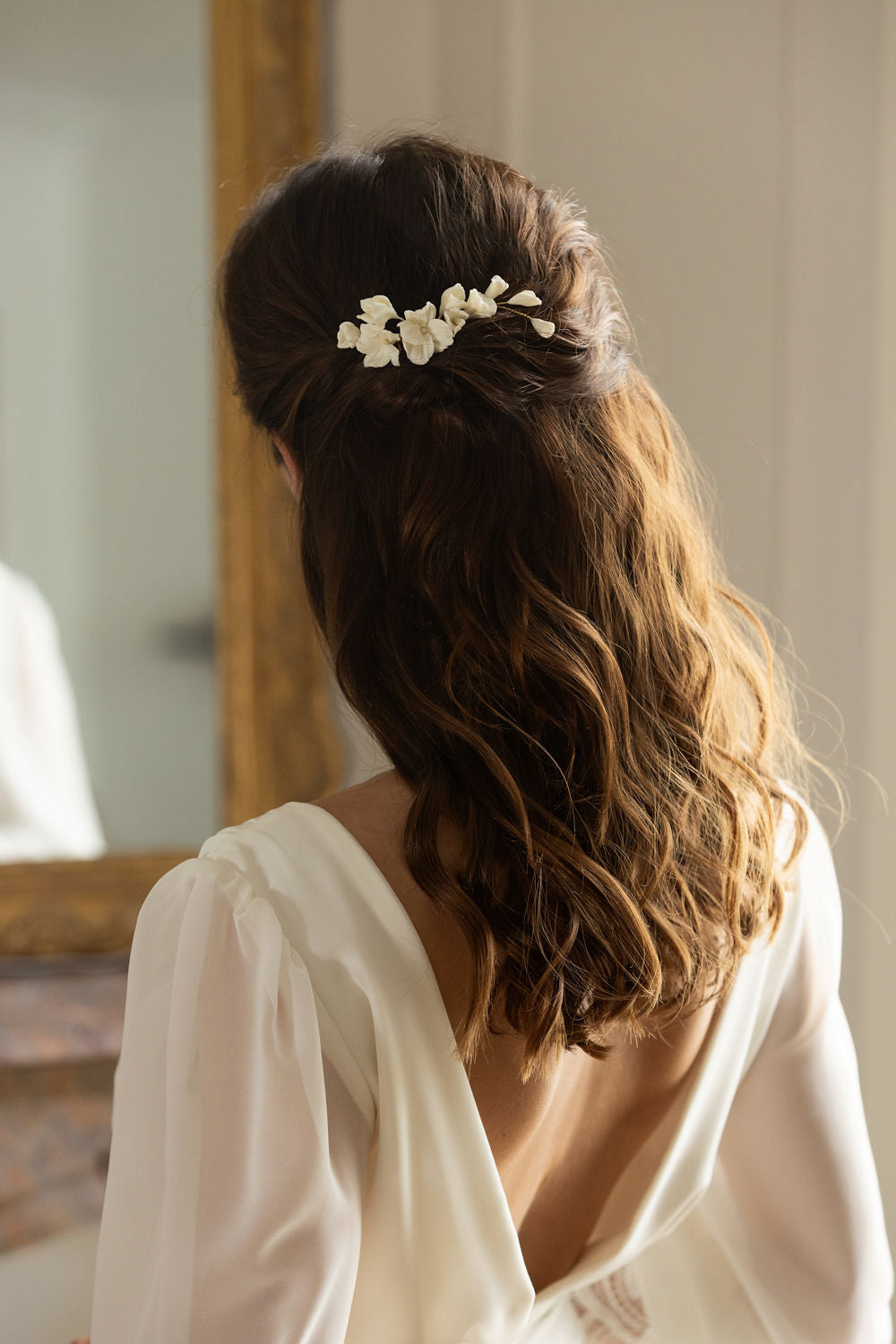 peigne de mariée fleuri porcelaine froide