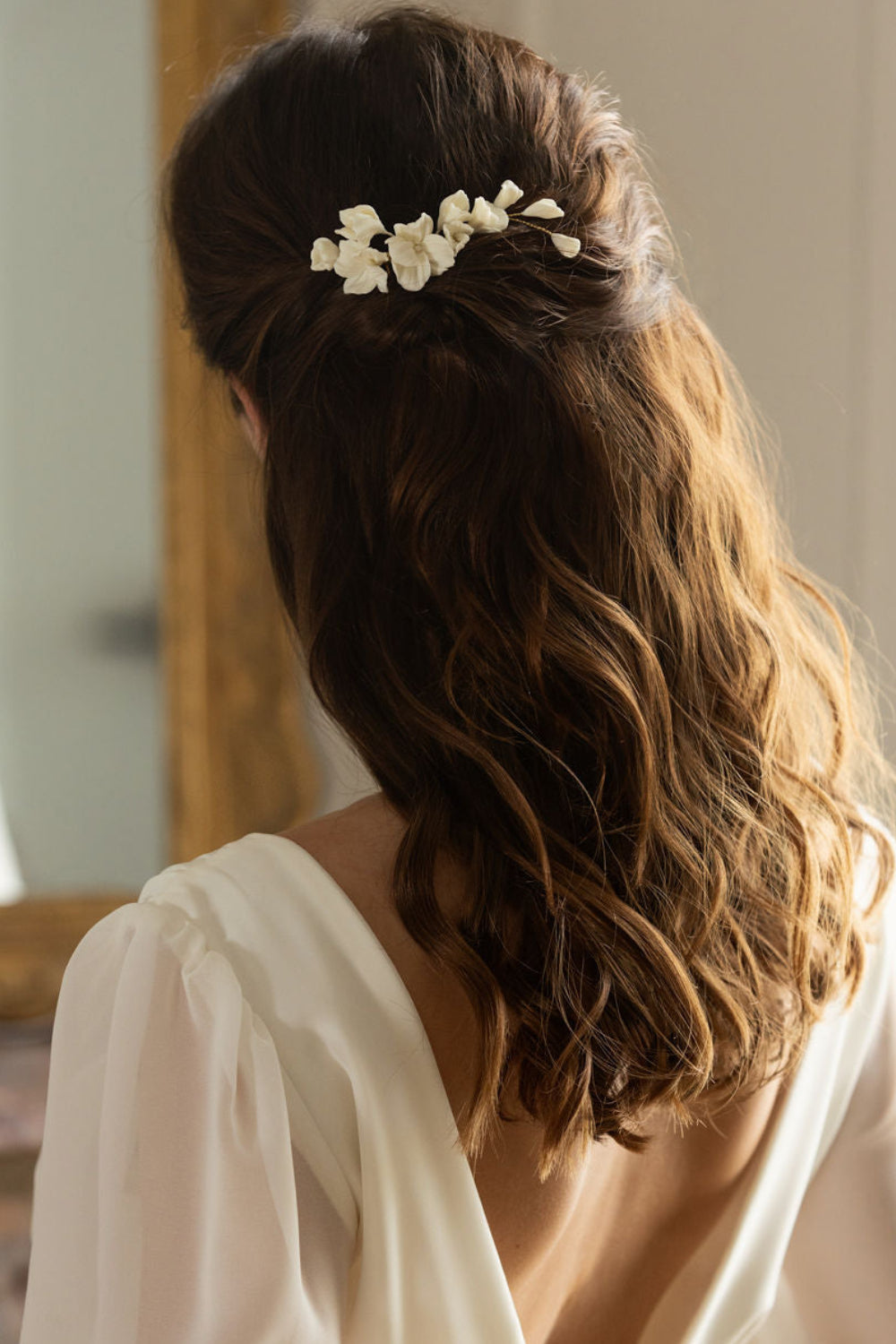 peigne de mariée fleuri porcelaine froide