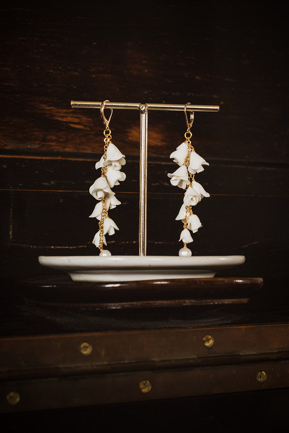boucles d'oreilles de mariée pendantes en porcelaine