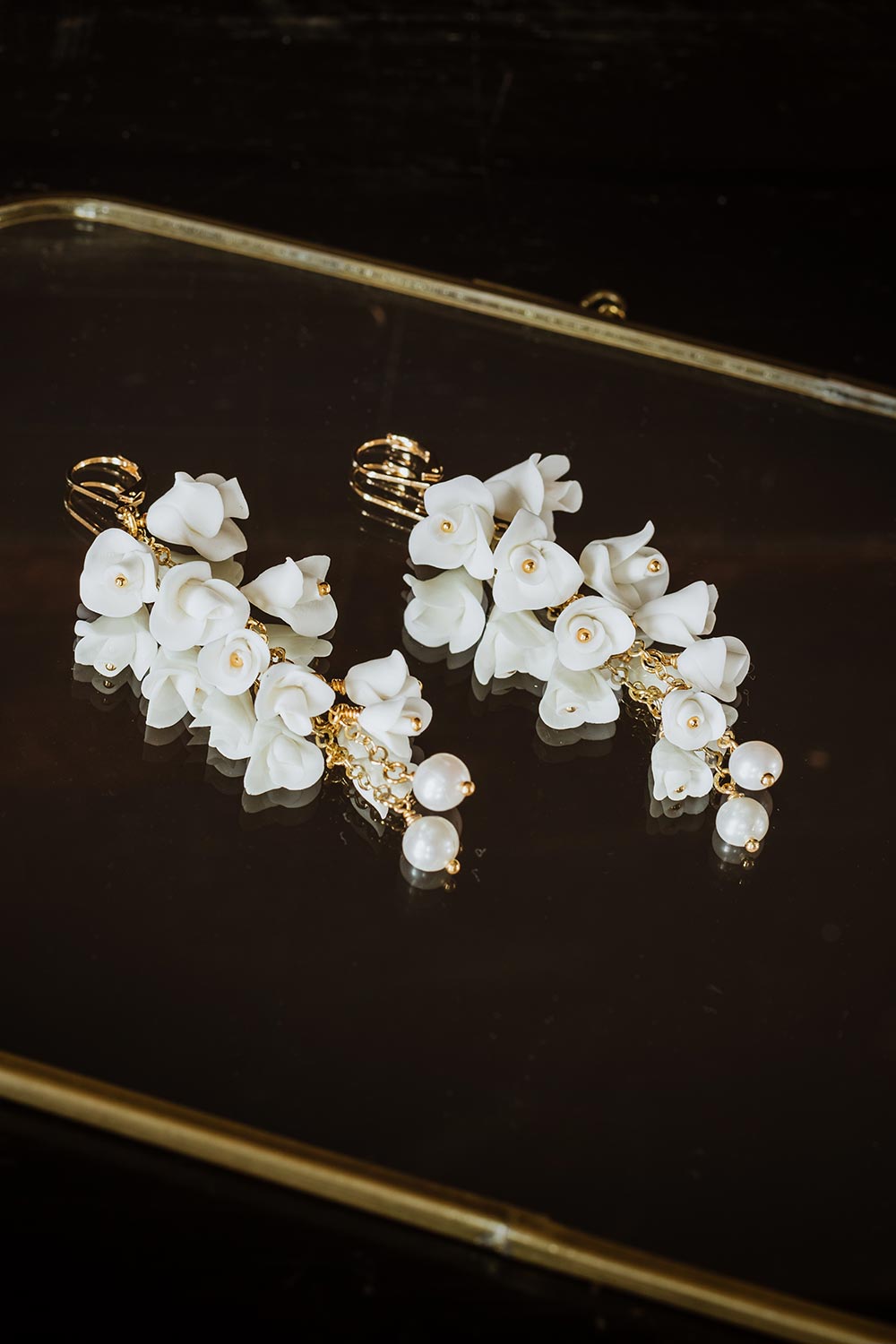 boucles d'oreilles de mariée pendantes en porcelaine