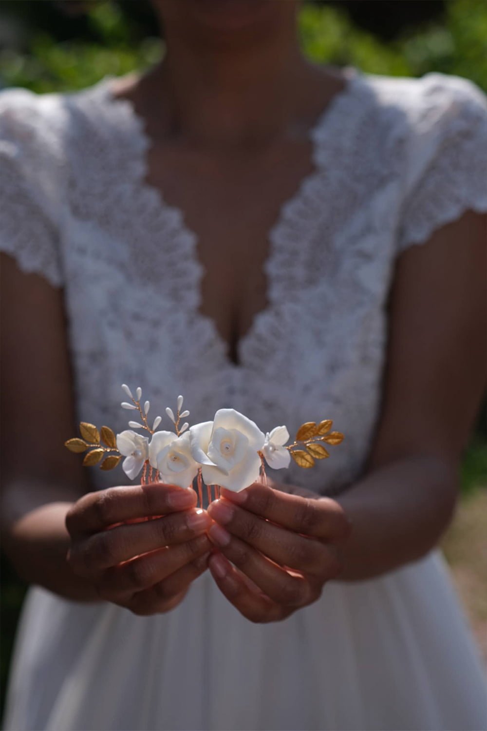 photo du peigne de mariage en porcelaine