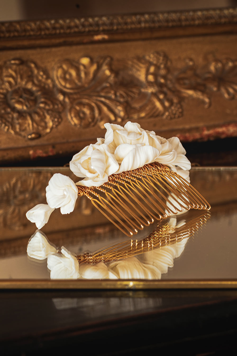 peigne de mariée fleuri en porcelaine