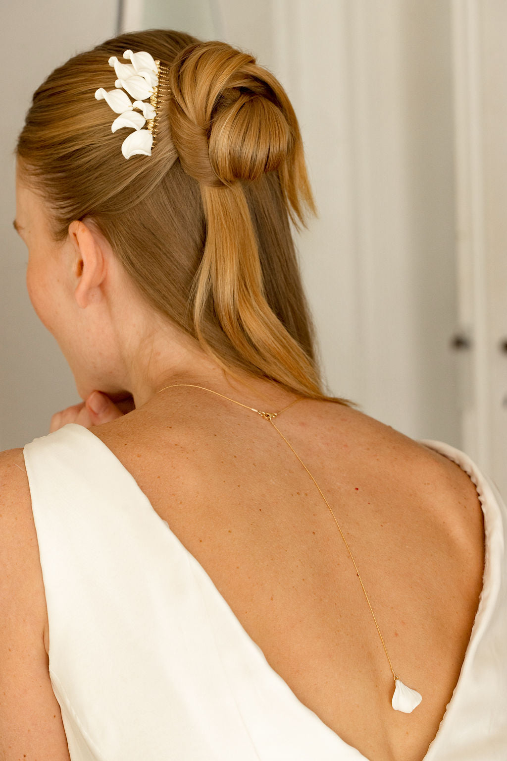 Peigne de mariée en porcelaine Olympe